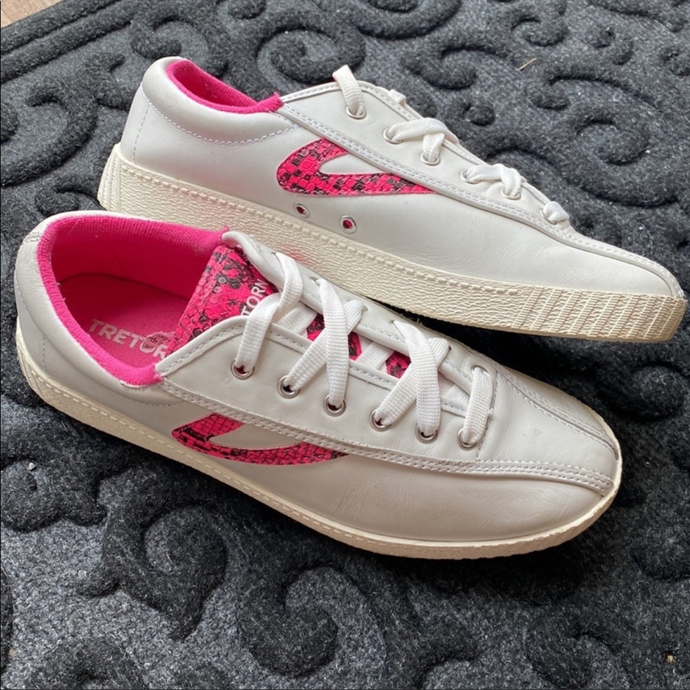 TRETORN Nylite 39 Plus sneakers Bright pink and black design logo size 8 1/2
